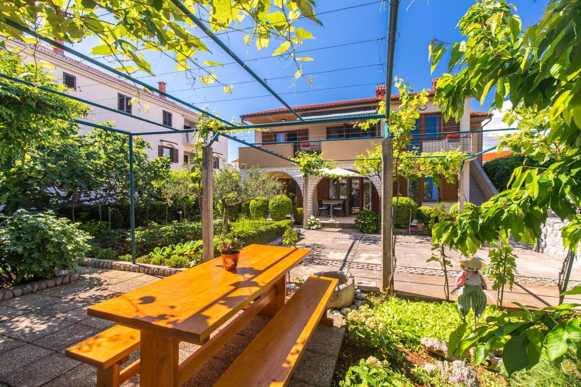 Apartmani Pina Krk Town Dış mekan fotoğraf